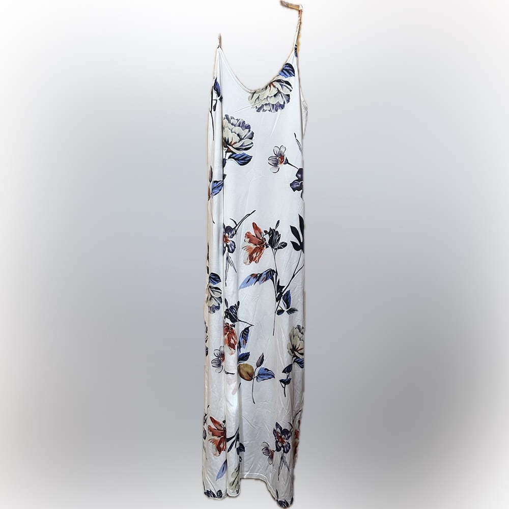 Maxi dress with pockets